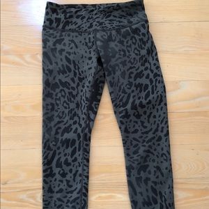 Lululemon x Soulcycle Capri leggings
